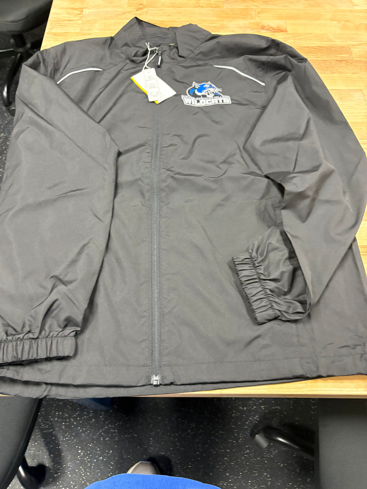 Light-weight shell jacket